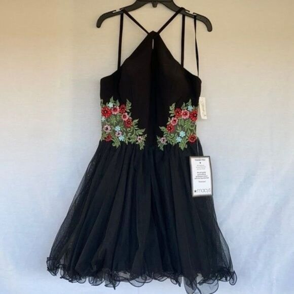 BLONDIE Sleeveless Short Fit + Flare Party Dress - Picture 4 of 12